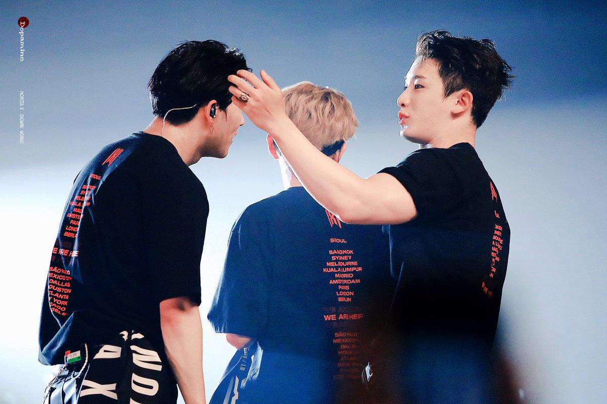 dopamine514's tweet photo. 190601 WE ARE HERE IN BKK 
#원호 #WONHO #주헌 #JOOHONEY
 #몬스타엑스 #MONSTA_X @OfficialMonstaX  🥰 https://t.co/NvVhMqyjwr
