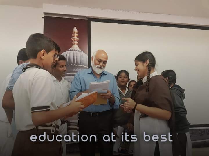 MPS_Maniknagar's tweet photo. The symbiotic relationship between the student and the teacher is unique to Manik Public School.
#ManikPublicSchool https://t.co/dGbvqdOyrz