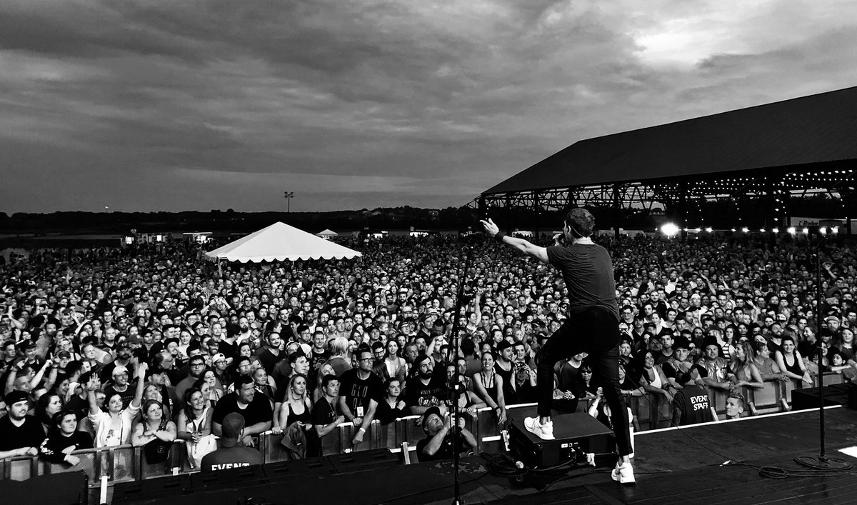 stephanjenkins's tweet photo. Portland ME headed for the legends 🤘🌧 https://t.co/hfjvZ0uIB8