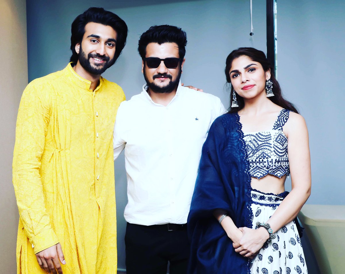 DjYashh's tweet photo. wishing good luck to the team of #malaal. And special wishes to @sharminsegal and @meezaanj For their Bollywood Debut With Malaal. #sanjayleelabhansali #tseries #slbproduction https://t.co/jxLt2nOhNr