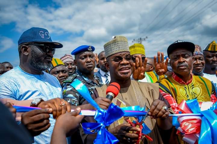 Iam_muhammad88's tweet photo. The ICDA house was fully commissioned at Anyigba by his excellency, the 4th executive governor of Kogi State on this day 6th July, 2019. It's a befitting structure and edifice worthy of its hype, the crowd that greeted the governor on his arrival was unprecedented.
#ICDA
#YBNMC https://t.co/g1UVCdzrFB