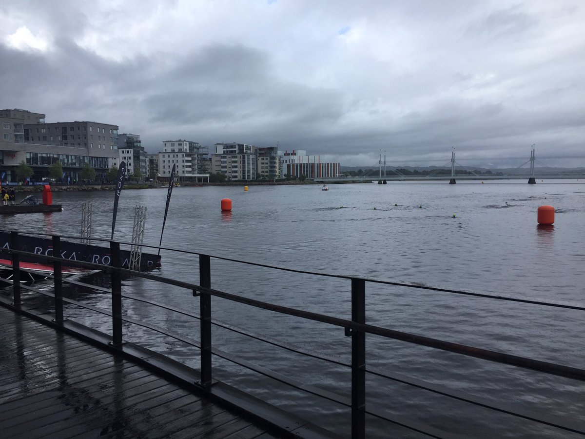 A wet start to <a href="/IRONMANLive/">IRONMANLive</a> Jonkoping today, makes no difference to the swimmers, <a href="/lisanorden/">Lisa Norden</a> &amp; <a href="/clairehanntri/">clairehanntri</a> leading the way into and out of T1
