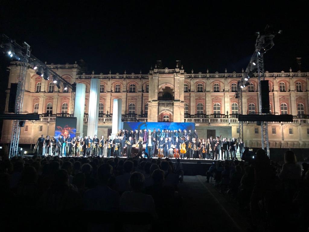 ADublanche's tweet photo. 🎵🎻Magnifique Tosca dans un décor rêvé: le château de @StGermainLaye.
Merci @Arnaud_Pericard, un grand plaisir avec @vpecresse et @iledefrance de financer ce bel événement.
#OperaEnPleinAir https://t.co/qS5vNzlGxm