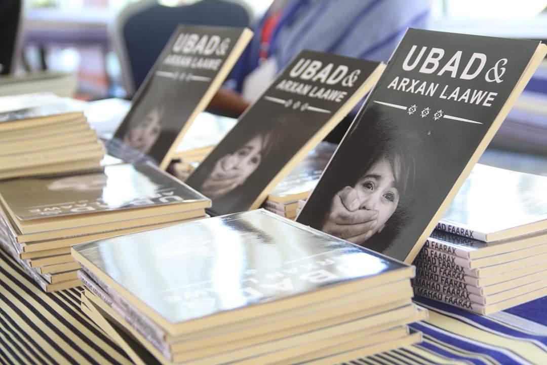 Prof Mustafe Abdullahi Fayruus, ISOS Research Institute director, addressing the Kismayo Book Fair. Encourages intellectuals to support creativity which has always been a hall mark of the Somali culture. #KBF2019 #Kismayo #EmpoweringCreativity