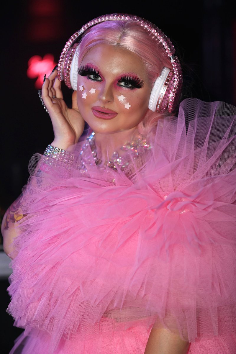 NickHynan's tweet photo. With @LaceyMcFadyen #DJ #Art #Drag #Queen #ClubHost #Promoter #Makeup #fashion #Portrait #Photography #Photograph #Photo by @NickHynan https://t.co/DLRQdbIc16 https://t.co/jF7CoLlXHK