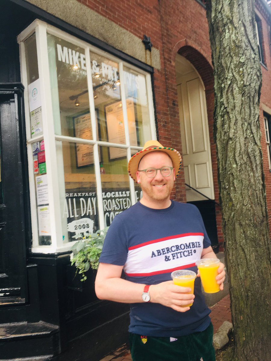 mrrossjwhite's tweet photo. #bostonbreakfast #delicious courtesy of @MikeandPattys with the gorgeous @craigwhitephd https://t.co/gdr7bkDPxE