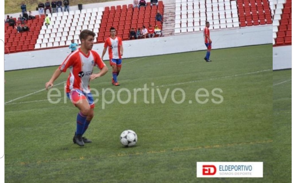 udvfrontera's tweet photo. No hay mal que por bien no venga y en período de crisis surgen las oportunidades.
Este canterano serio, trabajador y cumplidor se ha convertido en el futbolista procedente de la cantera que más ha jugado en esta última temporada en  la Regional Preferente.
Iker💪Renovado⚽ https://t.co/veD0JUxfdx