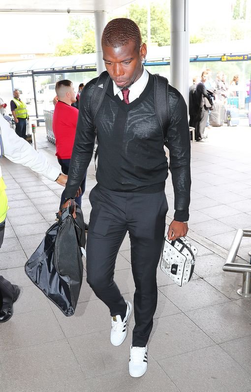 utdreport's tweet photo. Photo: Pogba travelling to Australia #mulive [men] https://t.co/7xn8NZySNX