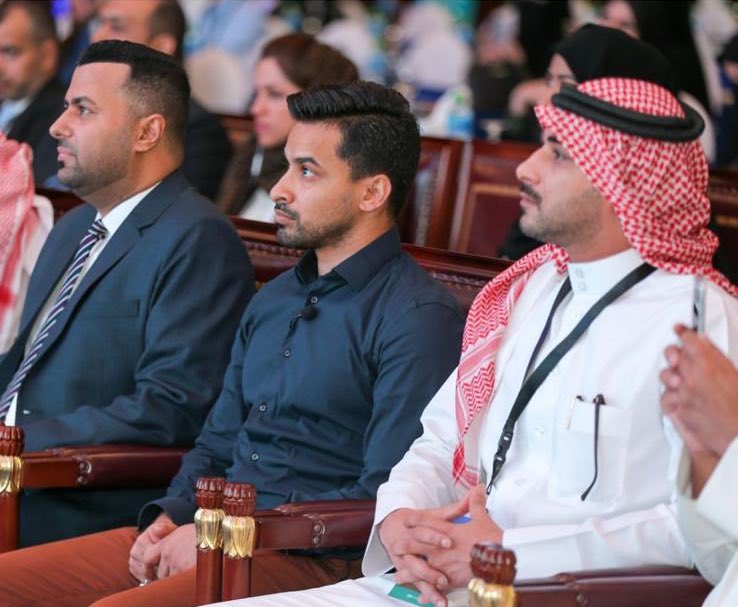 THEONLECO's tweet photo. جانب من مشاركة الاستاذ أحمد المسعري المدير العام لشركة دائم الاستراتيجية للخدمات في مايكرو شباب، الملتقى الشبابي لريادة الأعمال حيث ألقى الاستاذ الكلمة الافتتاحية للملتقى، بحضور سعادة السيد زايد بن راشد الزياني وزير التجارة والصناعة.
-
#محاضرات #فعاليات #ورشة_عمل https://t.co/k52fLm2q9v