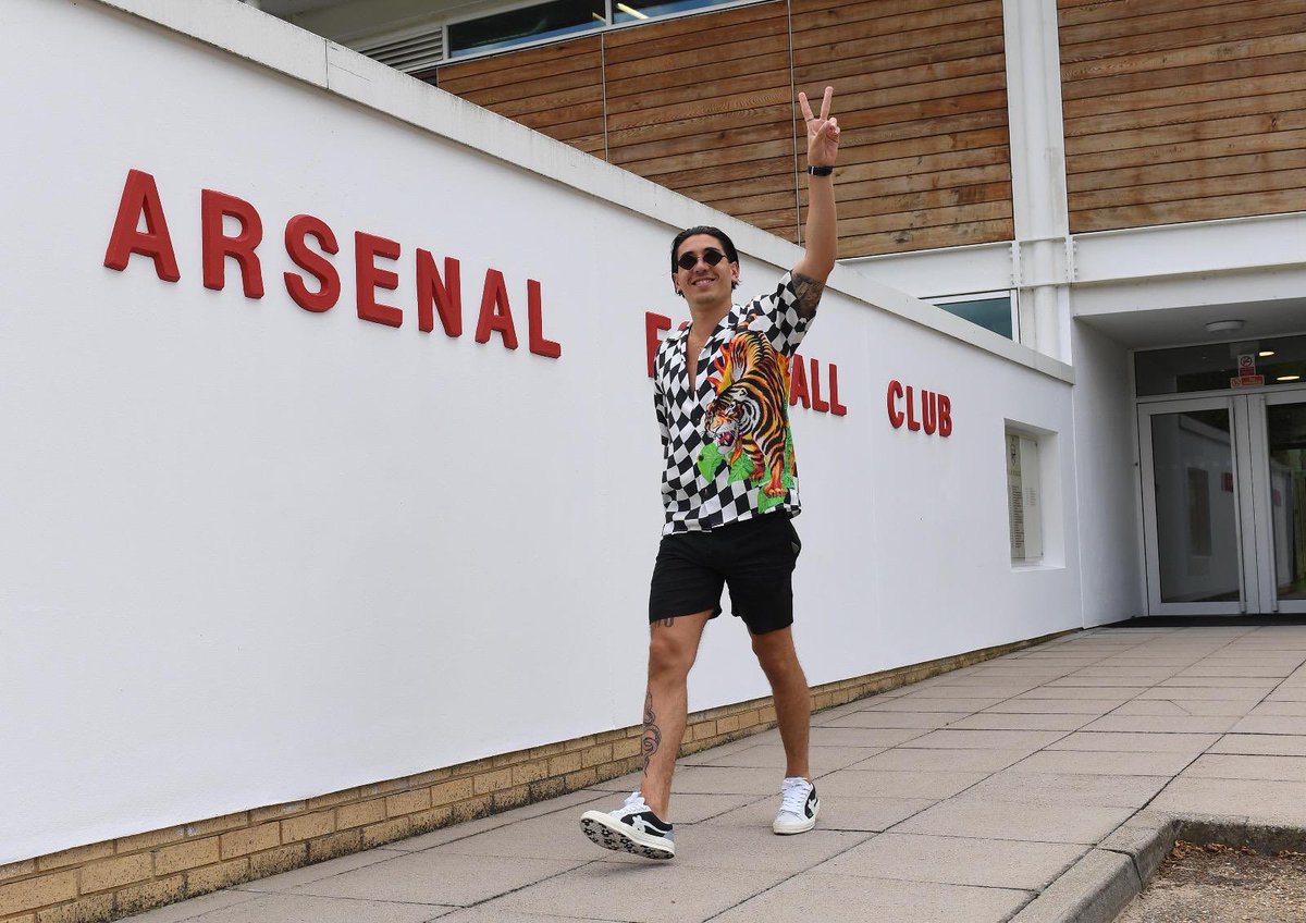 Héctor Bellerín tweet media
