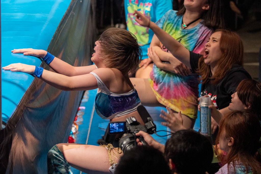 shore_1959's tweet image. 2019.6.27 #ACT41 #アクトレスガールズ 新木場大会
メイン ○高瀬みゆきvs松井珠紗●

場外の #松井珠紗 選手を挑発する #高瀬みゆき 選手

#網倉理奈 選手
#松井かわいい
#AWG 
#AWGカラーズ
#AWGbeginning
#ACT19062705-13