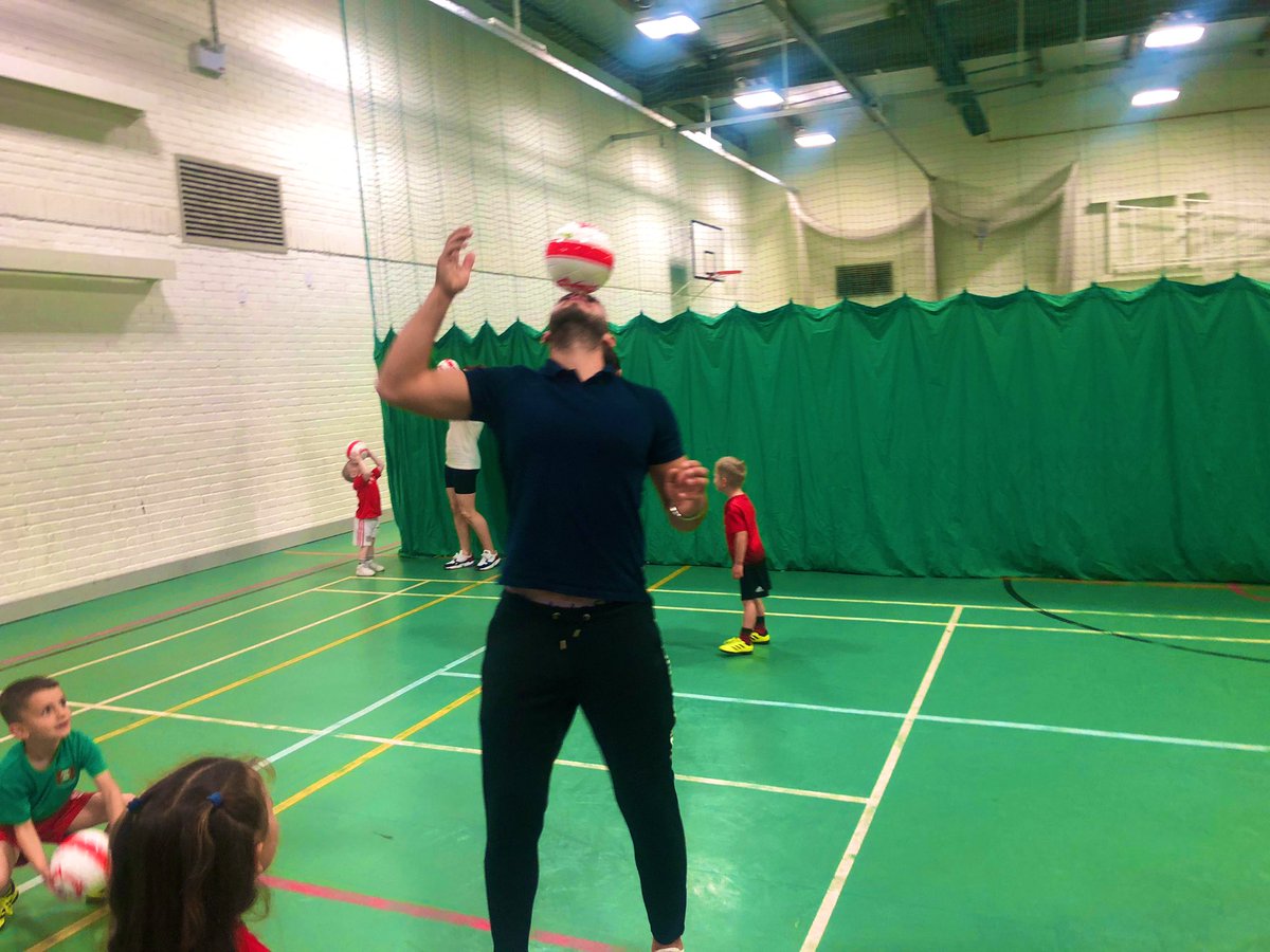 BrickfieldRFC's tweet photo. 🌟 What an amazing morning at our @BrickyFutsal U4’s #MiniStarz 2-4 year old sessions with Sporing Director @andrew_ruscoe.
Everyone engaged in various activities & even personated Seals by balancing balls on their heads.
Sponsored by @SoccerMillion.
https://t.co/Fv3uzLtw64 https://t.co/EywQ39tdAA