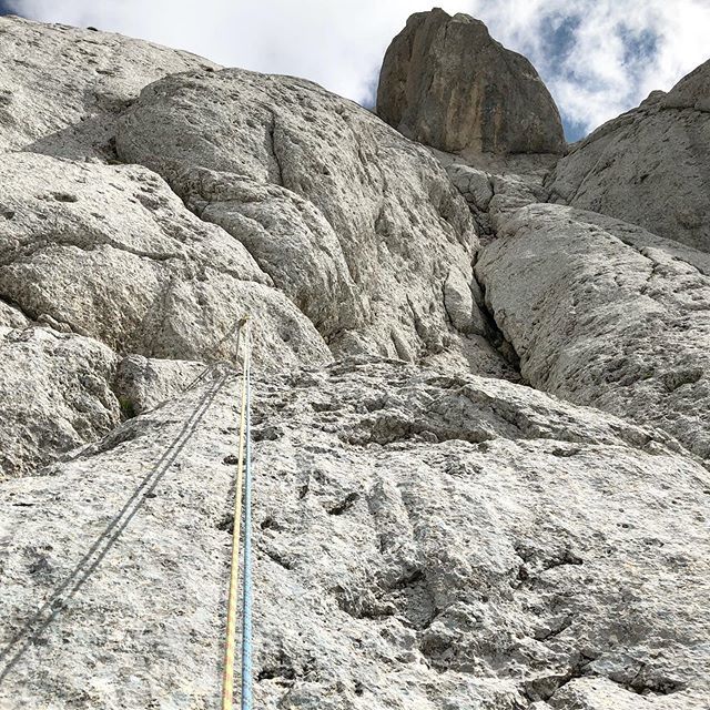 TheBrdp's tweet photo. Rappelling
@multipitch.app
#rappelling #cornopiccolo #gransasso #abruzzo #igerslaquila #climbing #multipitch #multipitchclimbing #rockclimbing #mountain #montagna #appennini #slab #summer #northface https://t.co/L0JrlJY7MH