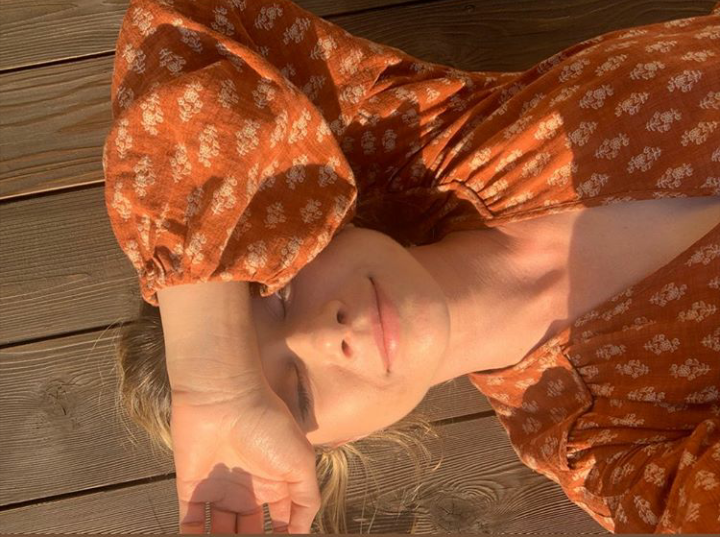 OlesyaRDaily's tweet photo. Personal photos #6: https://t.co/7x5rIn2fSv
#olesyarulin #olesya #rulin #olesyarulindaily #personalphotos #miscellaneous https://t.co/35sxTESgMC