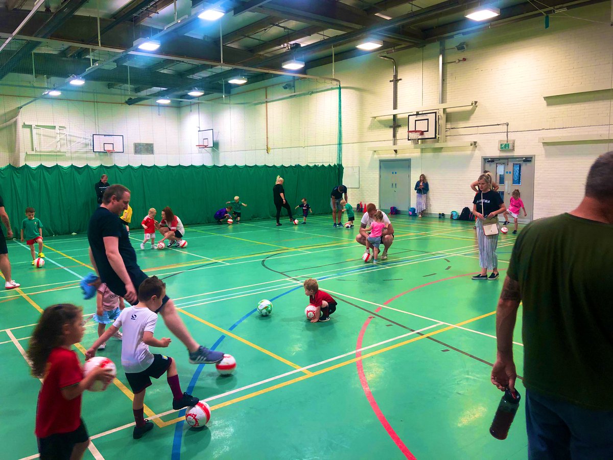 AndrewRuscoe's tweet photo. 🌟 Busy morning at our @BrickfieldRFC Futsal U4’s #Ministarz session where lots of talented youngsters engaged in various family interactive fun Physical Activities.
Thank you for coming everyone & it’s great to see the new Green Tops popping up 👊
Sponsored by @SoccerMillion. https://t.co/nEr3Gv4jNY