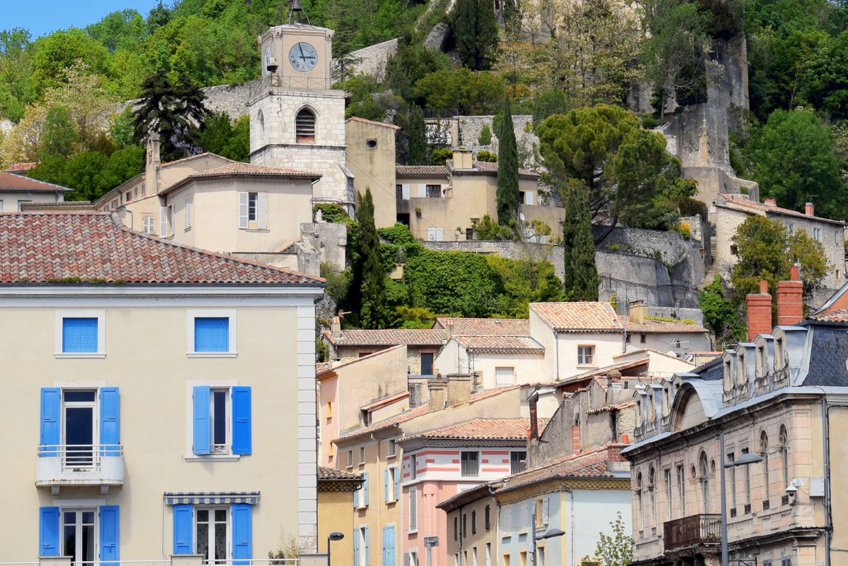 Mon_Grand_Est's tweet photo. 🇫🇷 4e destination de mes 7 plus beaux détours de France: #Crest dans la #Drôme. C'est sur le blog 👉🏻 https://t.co/Xc0IEW3lbG
.
.
#PBDF #cavautledetour #like26 #Valleedeladrome #drometourisme #AuvergneRhôneAlpesTourisme #FrenchMoments #EnFranceAussi #MagnifiqueFrance https://t.co/bTz9pmJXSQ