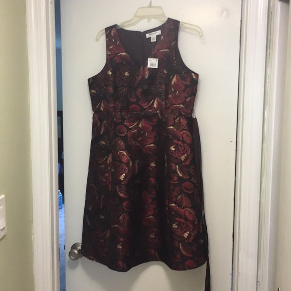 catesschwark's tweet photo. So good I had to share! Check out all the items I'm loving on @Poshmarkapp #poshmark #fashion #style #shopmycloset #bcbgmaxazria #motherhoodmaternity #topshop: https://t.co/4iIbpVEf3p https://t.co/7QSMWlEW99