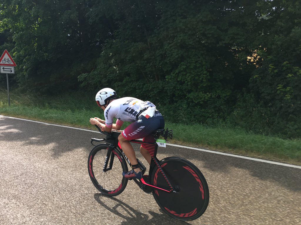 ChallengeRoth's tweet photo. Sarah Crowley still with a smile in the group. She is a very strong biker and runner. Will she set an attack later? #challengeroth https://t.co/lULBc8O3s8
