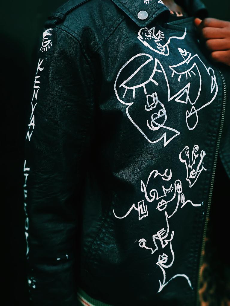 RozenIan's tweet photo. Tried out something new on a leather jacket and got my lil sister to play model yesterday. ☀️

#rosendraws #rosenBYOS #rosensgallery #rosenianco #art #painting #handpainted https://t.co/vIWfKUiG2z