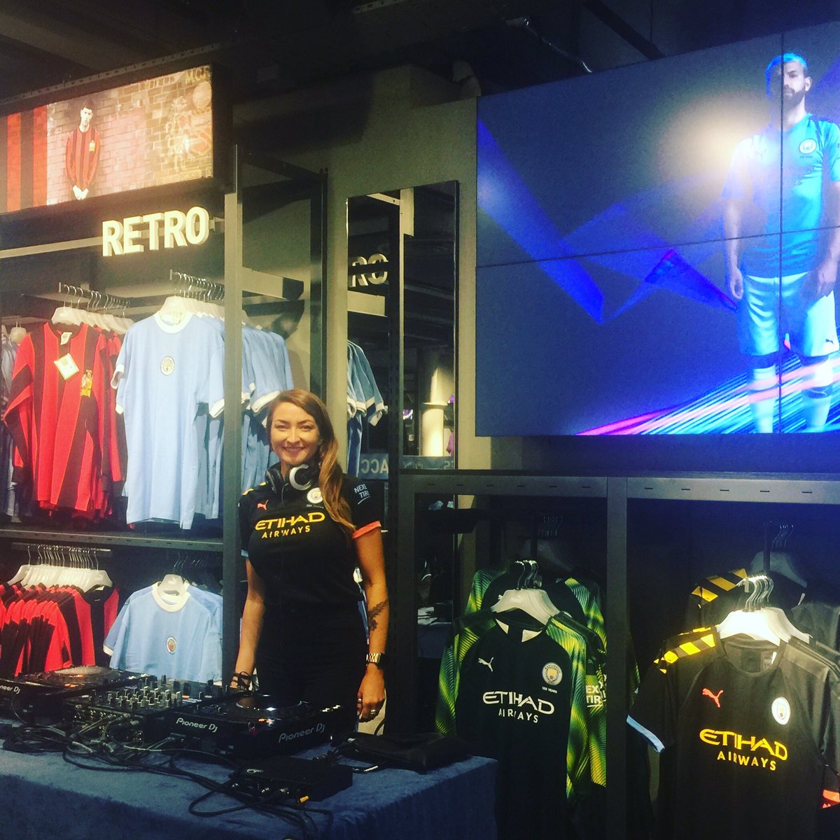 Maynineteen tweet media