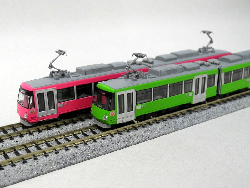 MODEMOのNゲージ 東急300系の車両が入荷しています。カラフルですね