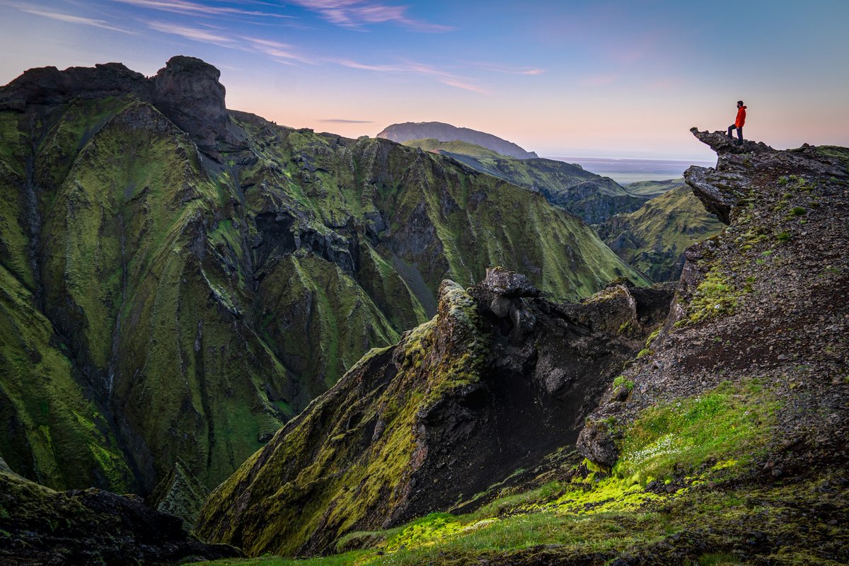 Los verdes de Islandia en verano nos tienen locos de remate.Cada mirador improvisado es una barbaridad, una tomadura de pelo para nuestros ojos q ya no pueden con tanto.Gracias #Islandia por esperarnos más espectacular q nunca #masgreenlandqueiceland
#beatslandia <a href="/CampEasyIceland/">CampEasy</a>