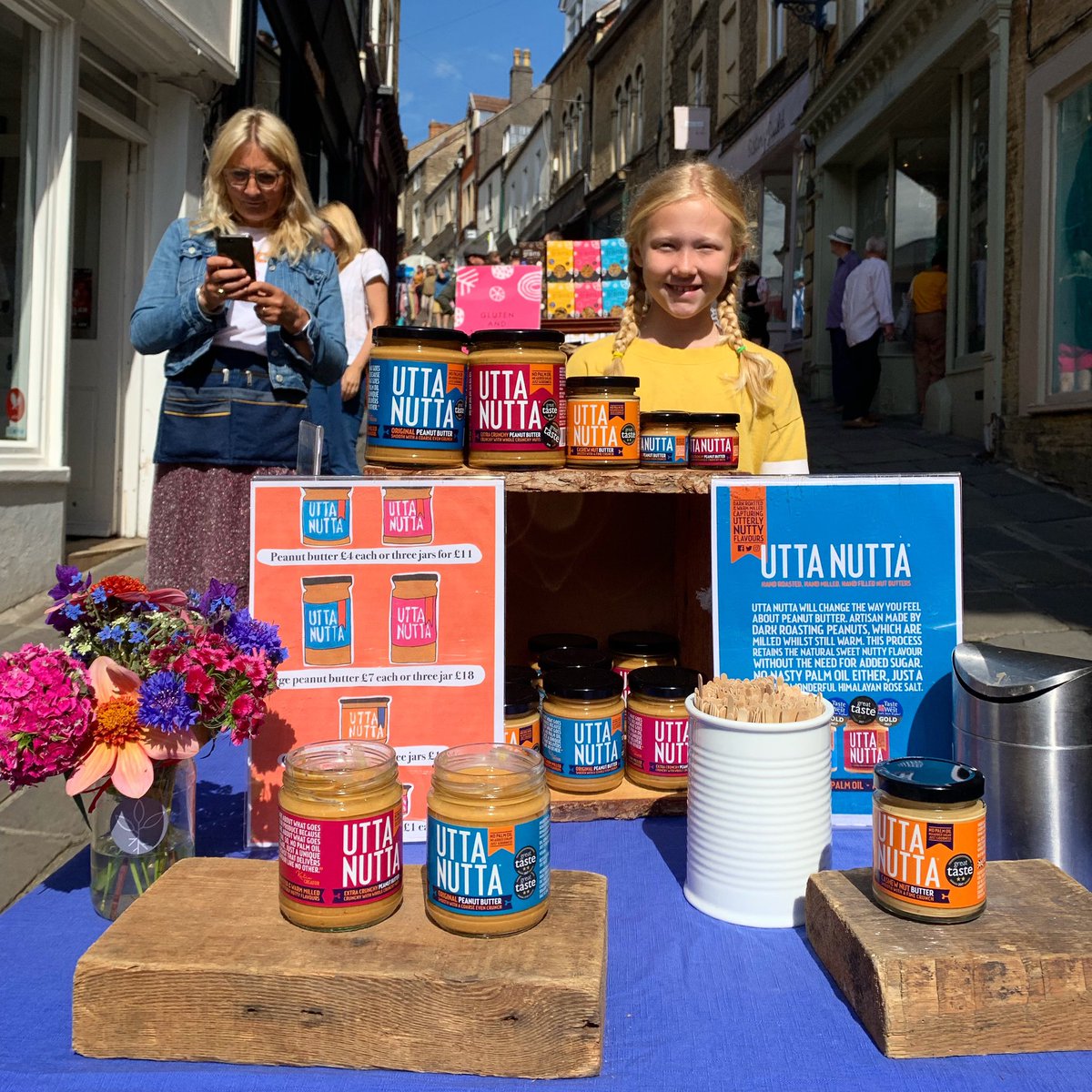 uttanutta's tweet image. We are ready for you Nuttas 🥜🥜 Come find us on Catherine Hill until 3pm🥜🥜
 @morethanamarket #somerset #shoplocal #handroasted #handmade #nopalmoil #noaddedsugar #vegan #veganuk #breakfastinspiration #breakfast #thingstodoinsomerset #healthyfood #foodie #greattasteawards