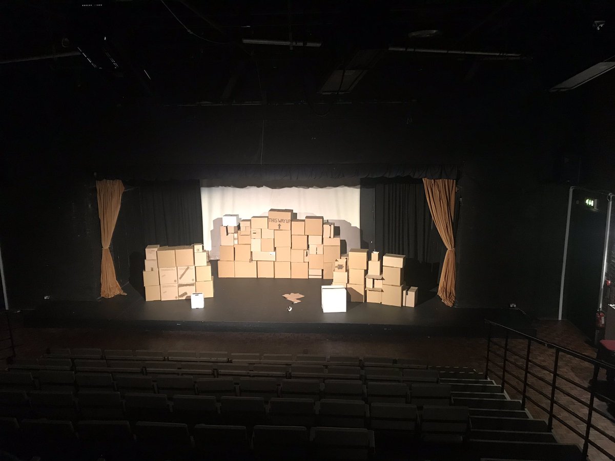 Last minute prep before the last performance of #ThisWayUp! Here’s to adventure! 📦🦊 <a href="/GMFringe/">Greater Manchester Fringe</a>