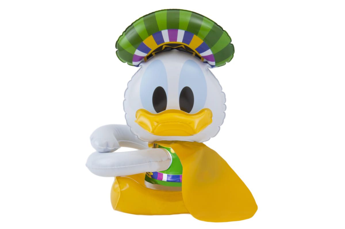 Dtimes ドナルドダックが主役 東京ディズニーランド ドナルドのホットジャングル サマー19 グッズ お土産 明日7月8日発売 腕に付けられる人形やくちばしモチーフのバッグチャームなどが登場 詳細 T Co Xvnmagh2aj T Co Kvfwdu5zrj