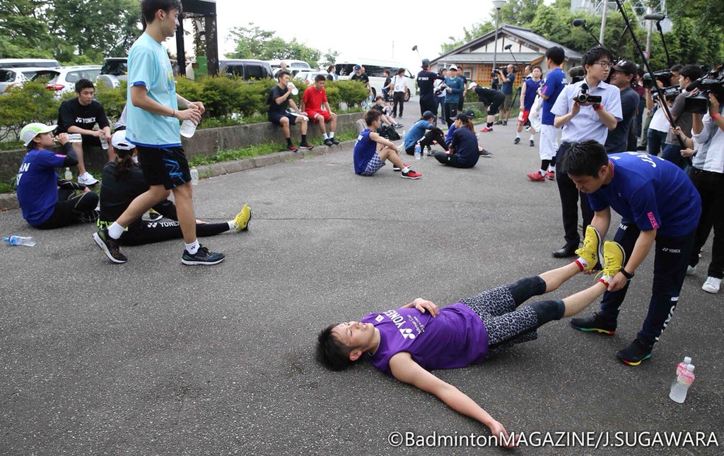 WorldofKamura's tweet photo. •2nd place•
Slopes of Nijoyama (part of Noto Peninsula National Park) in the afternoon. They have training for half an hour..
🏃🏻‍♂️🏃🏻‍♀️ The mission of this training : climbing the lane about 3 kilometers to the top and then have to walk down to the slope🏔
.
📷 : BadZINE/J.SUGAWARA https://t.co/1ZNoycs3dg