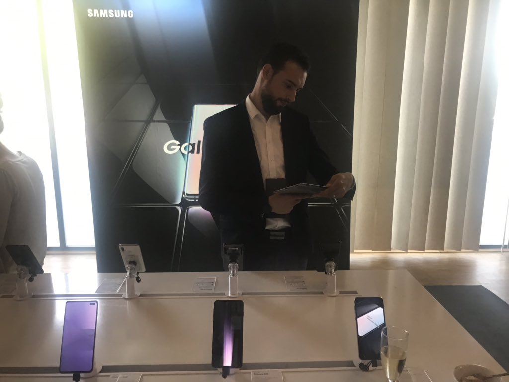 ccoupechoux's tweet photo. Un afterwork @CICMobile au cœur de #Nantes en présence des plus grands constructeurs #CICOuest #nantes @cic  @SamsungFR @crosscallmobile @SonyFrance @HuaweiFr @EIT_Corporate https://t.co/ZLslMhDd6z