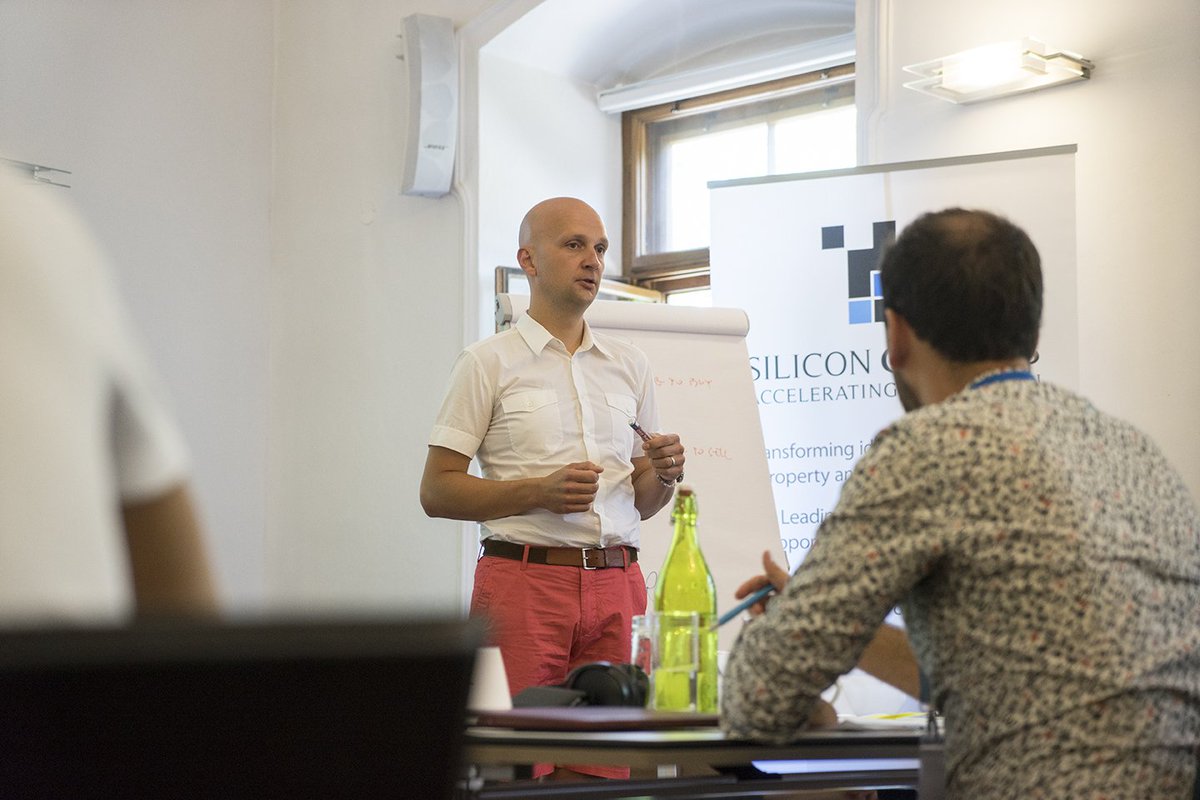 Maciej Kraus, former head of sales strategy &amp; revenue optimization at #PwC and a pricing expert, shares his knowledge on understanding and capturing value during his session at the #SEA19 💰

#StartupExecutiveAcademy #SiliconCastles #Pricing #startuplife #stanfordgsb