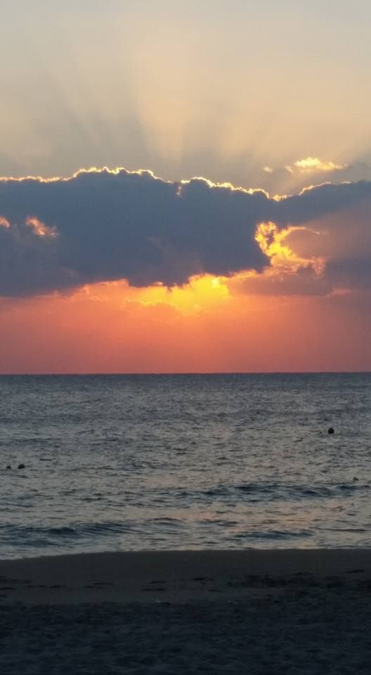 OceanSkyResort's tweet photo. Ending the holiday weekend on a good note #oceanskyresort #fortlauderdale #sunrise #4thofjuly https://t.co/7sPdmGauu1