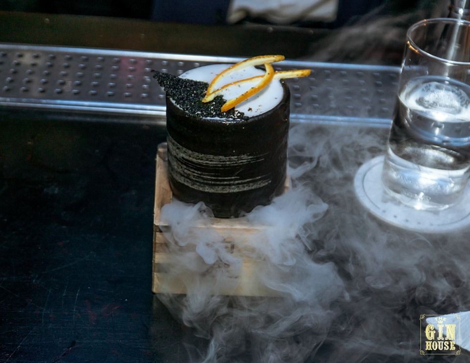GoEat_Me's tweet photo. Finding a nice place to enjoy cocktails on weekend in Saigon? This gin themed speakeasy is perfect to start or end the night! Visit https://t.co/aQMKfWT1ie to discover it! 🍸🍸🍸
.
.
.
#GoEat #GoEatMe #GoEatMeMagazine #Vietnam #HoChiMinhCity #Saigon #Bar #CocktailBar https://t.co/Mkvw6pz5Xw