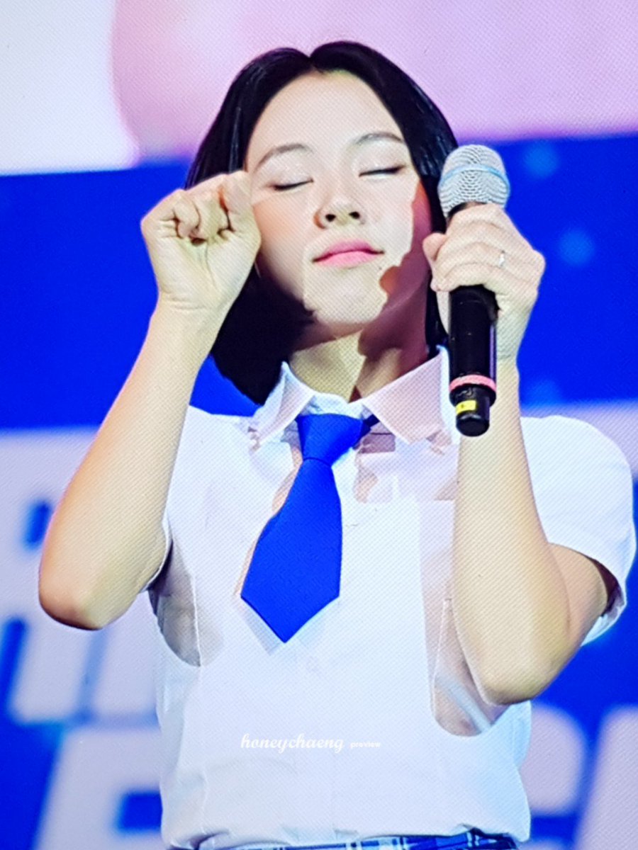 honeychaeng's tweet image. #트와이스 #TWICE #채영 #chaeyoung
190707 #포카리틴페스타 프리뷰

귀여운 샤샤샤