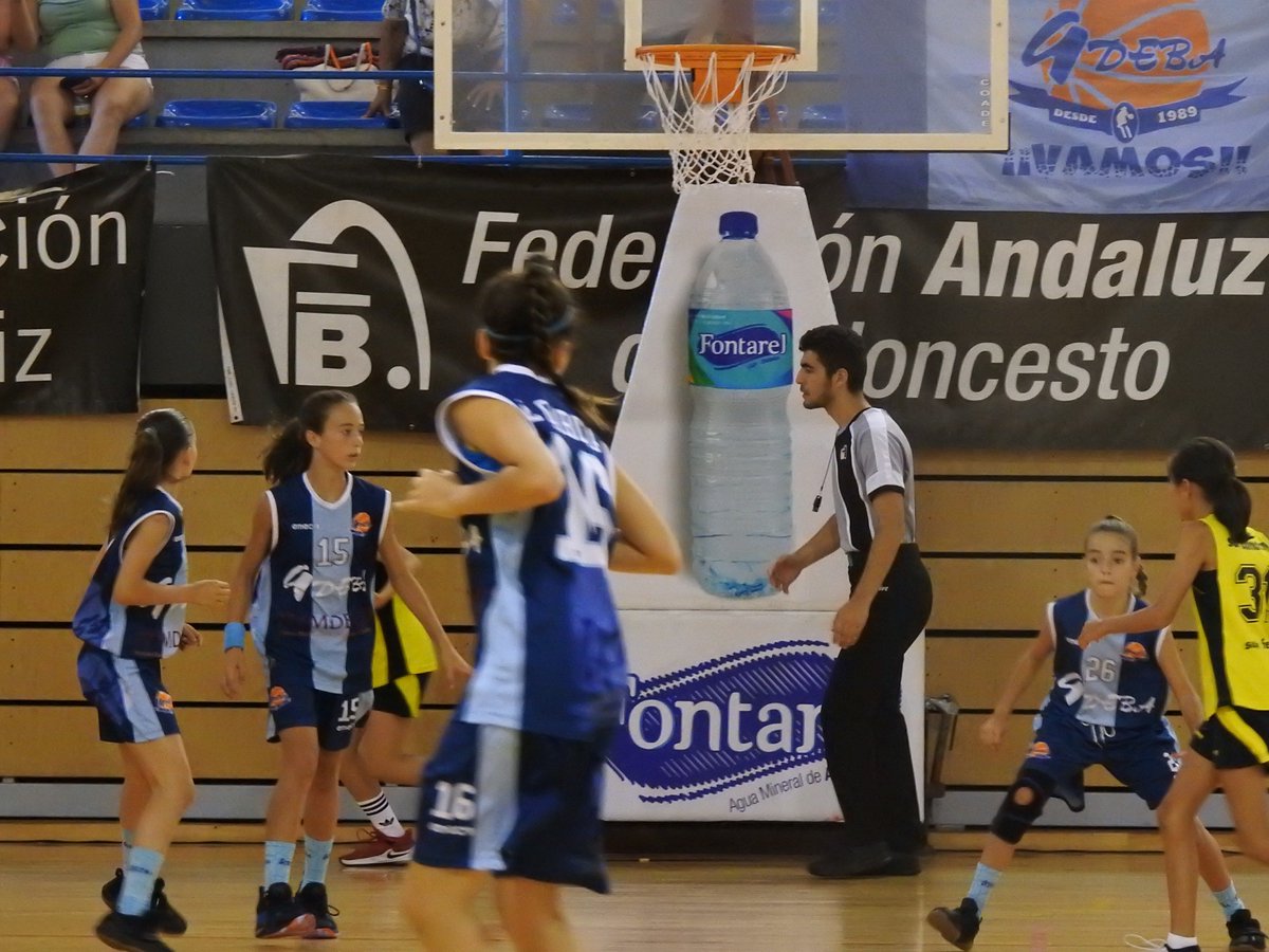 FAB_Andaluza's tweet photo. 🏆 5º-6º Puesto #CADEBAMF19 🚺 Memorial “Rafael Rojano”⛹️♀️
🏀 @SDCANDRAY ↔️ @clubadeba
⏱ 3º Periodo: 35-39
📍 @AytoSanlucar @diputacioncadiz
✅ @fabcadiz @FAB_Cordoba https://t.co/KRaFIVeaeF