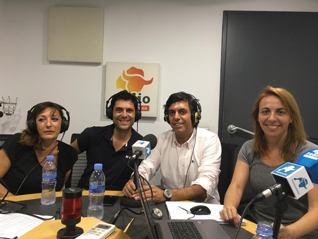 comovapp's tweet image. ➡ Esta noche a las 21:00 en Radio Intereconomia con Ricardo Martinez, os contamos un poquito de ComovApp,
📢 No os lo perdáis 📢
➡ Yael H. Oaknín de Adventurees, os invitará a acudir el jueves 11 a las 18 h en Castellana 200, para invertir en ComovApp 😉
#cómovalaobra