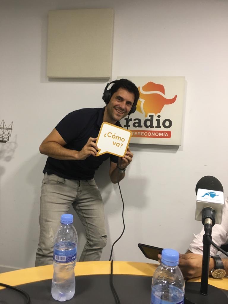 comovapp's tweet image. ➡ Esta noche a las 21:00 en Radio Intereconomia con Ricardo Martinez, os contamos un poquito de ComovApp,
📢 No os lo perdáis 📢
➡ Yael H. Oaknín de Adventurees, os invitará a acudir el jueves 11 a las 18 h en Castellana 200, para invertir en ComovApp 😉
#cómovalaobra
