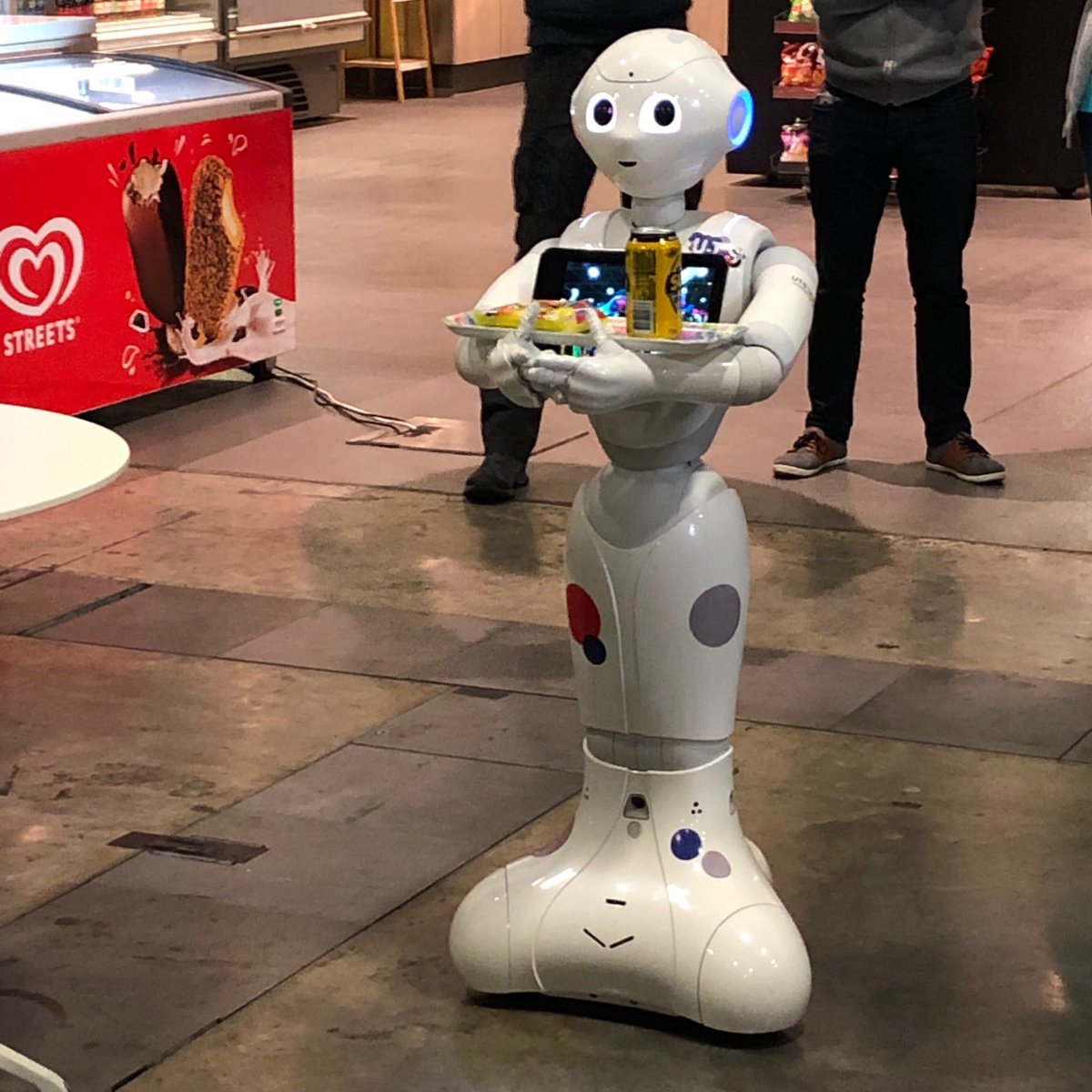 aliciamitchelia's tweet image. Congratulations @UTSunleashed &amp;amp; @PepperTheRobot - impeccable service in the robot restaurant challenge and well deserved first place in the Social Standard Platform League at #RoboCup2019!