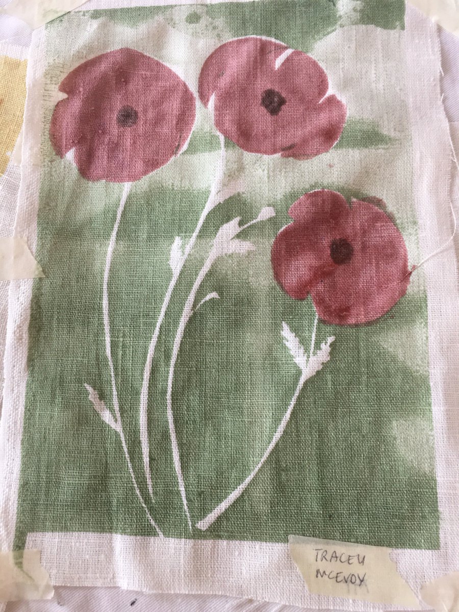 minutetrace's tweet image. Great to join #KentCloth #naturaldye workshop yesterday with Francesa Baur @FableandBase. Here's my first artwork since school, made with madder, iron, chlorophyll on linen. Poppies to represent fallen soldiers. Excited our artworks will be shown at #RochesterArtGallery in Oct.
