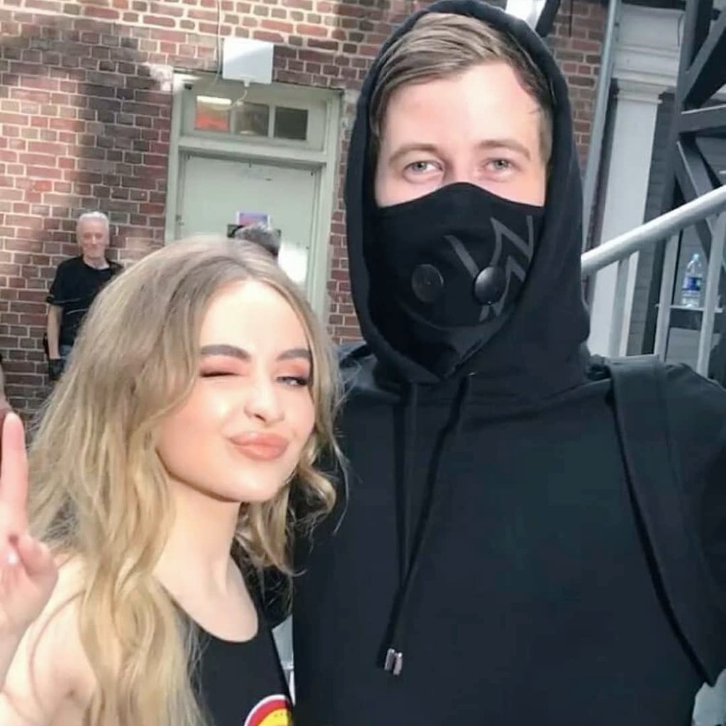 Dredkinght's tweet photo. Good Morning|America Studio @GMA @sabrinacarpenter &amp; @alanwalkermusic 
-
Follow for more:
Ałan Wałker https://t.co/OhH8cpy60r