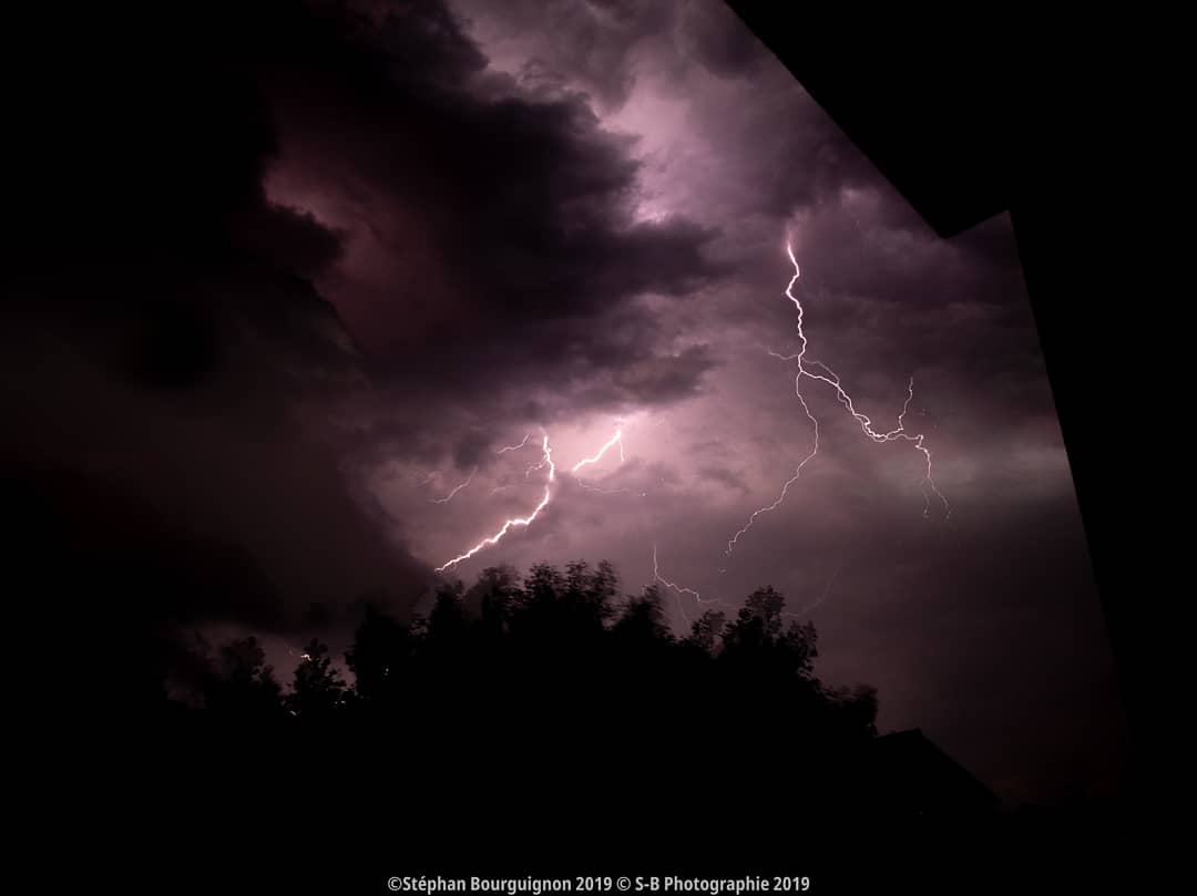StephanBourg38's tweet photo. #orages #eclairs #ete #photographe #photodenuit #matheysine #regionrhonealpes #susville #lamuredisere #isere #photographie https://t.co/8sf7c4L6SF