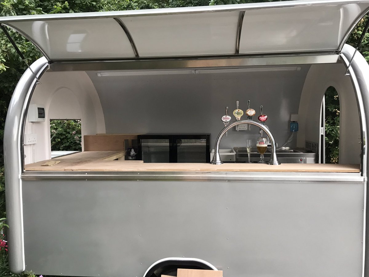 BartsBubbles's tweet photo. Finally starting to look like a proper bar! 😁🥂🍻 https://t.co/ipDzzGRmb4