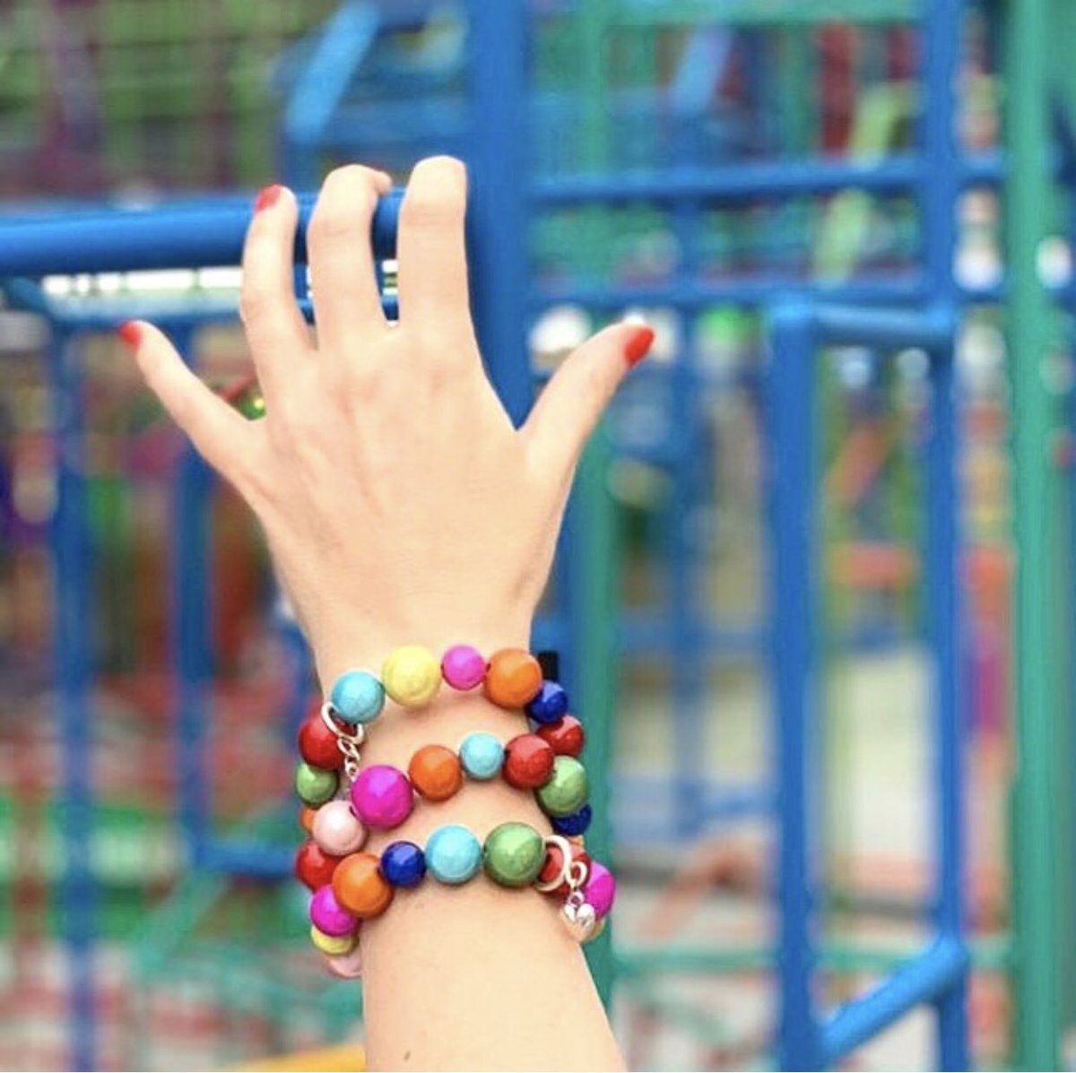 AJOLA's tweet photo. Colour your life🌈☀️⠀ ⠀ ⠀ ⠀ ⠀ ⠀ ⠀ ⠀ #ajola #schmuckfürdiesinne #funlabel #schmuck #jewelry #geschenke #geschenkideen #giftideas #hamburg #berlin #designaushamburg #hamburgerschwestern #accessoires #fürsie #gutelaune #lichtreflektierend #trendset #messe #münchen #munich https://t.co/D4oM9T6dig