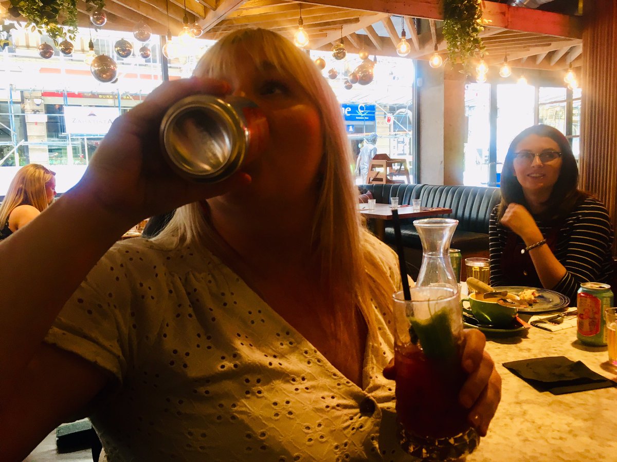 What an amazing day in Newcastle yesterday with @BeersWoBeards 
We drank, we laughed, we serenaded a random guy with some classic Terence Trent D’Arby........absolutely ❤️’d it 🍻
#BeerGalsSummit