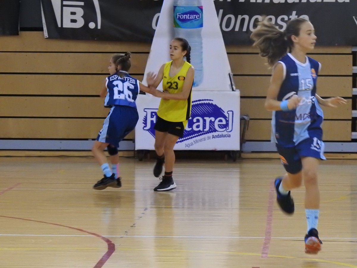 FAB_Andaluza's tweet photo. 🏆 5º-6º Puesto #CADEBAMF19 🚺 Memorial “Rafael Rojano”⛹️♀️
🏀 @SDCANDRAY ↔️ @clubadeba
⏱ 5º Periodo: 52-78
📍 @AytoSanlucar @diputacioncadiz
✅ @fabcadiz @FAB_Cordoba https://t.co/kECKzcy8EI