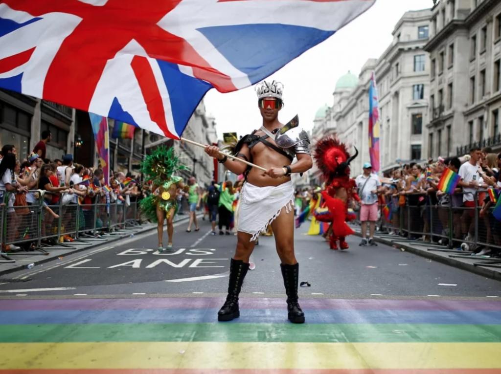 Gay parade tubes