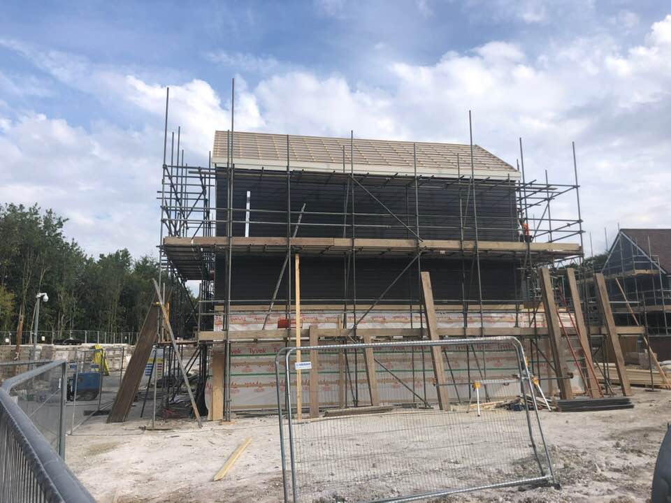 taloelements's tweet photo. TALO Elements Ltd has its first home delivered to the UK market. Project kicked off Tuesday and delivered watertight (ready for roof tiles and brickslips to be installed on ground floor next week) yesterday. Total buildingtime 5 days. Low-Energy housing for all ! https://t.co/ekzUoNXnz1