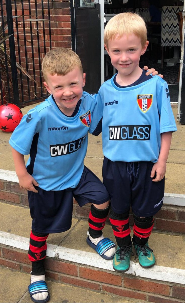 remyyouth's tweet image. A wonderful morning of football saw 2 of our new U7s playing a friendly &amp;amp; using their new kits for the 1st time. Not a clue what the score was &amp;amp; frankly not bothered. Lots of goals, lots of smiles &amp;amp; lots of fun. Thanks to @JC23Foundation &amp;amp; CW Glass. For their help with the kits.