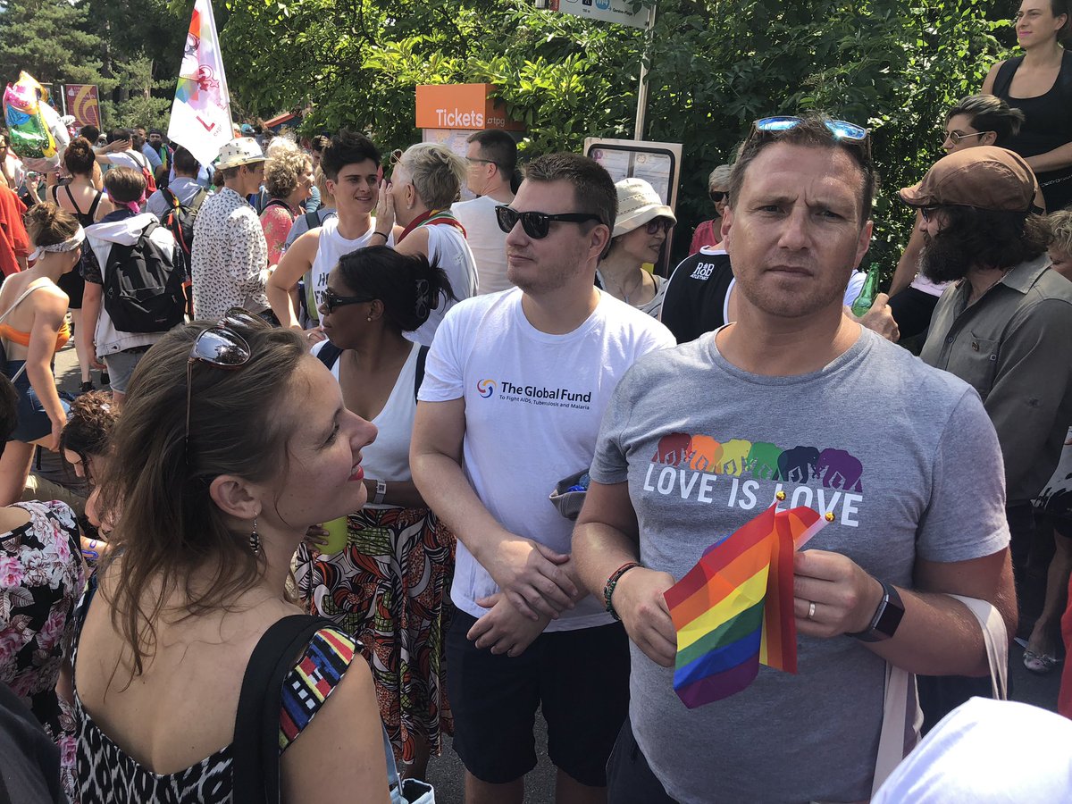 Price najnovije gay Iz vojske